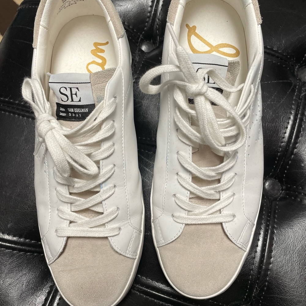 Leather sneakers